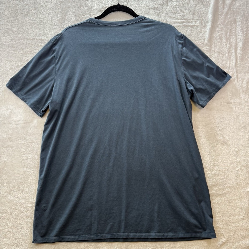 Lululemon Men's L Fundamental Short Sleeve Wordmark T-Shirt Solid Crew - Picture 6 of 6